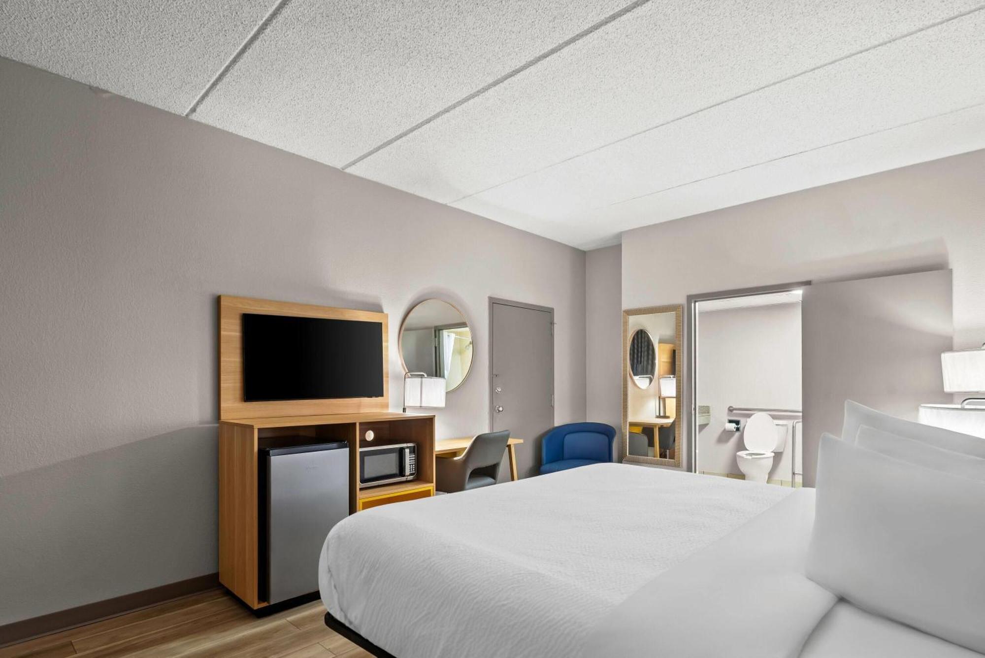 Days Inn By Wyndham Statesboro Exterior photo