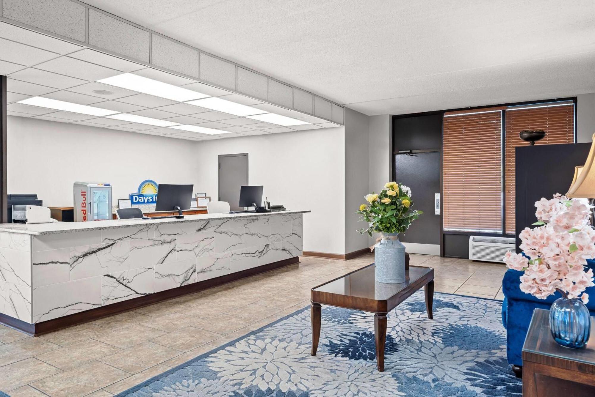 Days Inn By Wyndham Statesboro Exterior photo