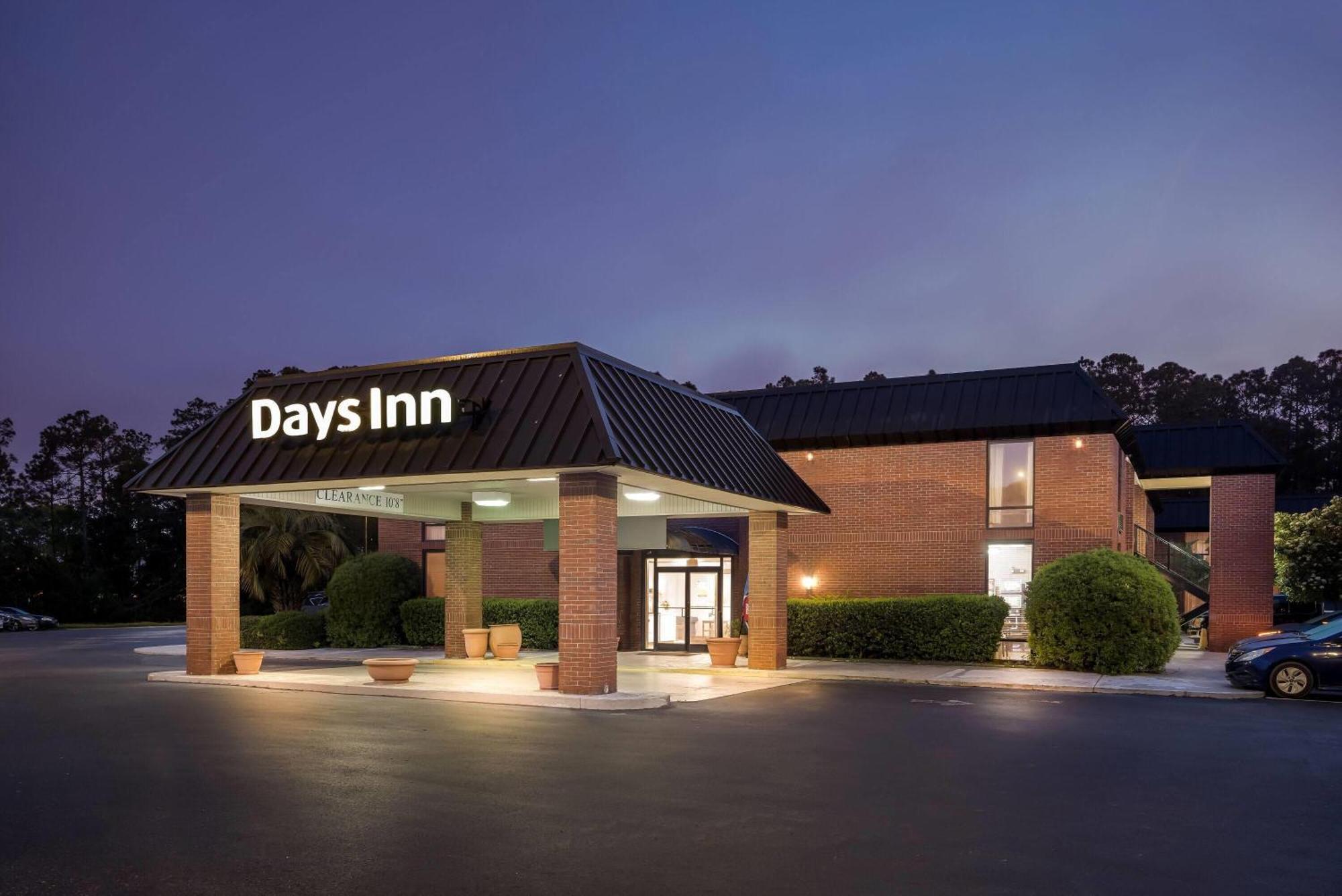 Days Inn By Wyndham Statesboro Exterior photo
